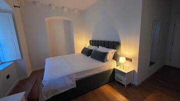 In-room safe, desk, laptop workspace, soundproofing