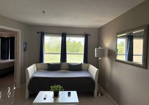 Lyrios Vacation Rentals - The Palms