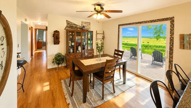 Dining - Sunset Ridge farm (Cumberland)