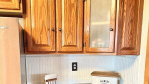 Interior - Sunset Ridge farm (Cumberland)