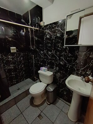 Bathroom - House on the Hill (Cusco)