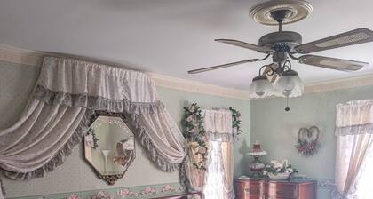 5-bedroom Victorian Inn at the Mill & Waterfalls - Saint Johnsville, NY