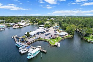 Unclassified image, 2 of 60, button - Waterfront 3BR/2BA 5 beds, Dock, Kayaks, Scalloping & Manatees (Crystal River)