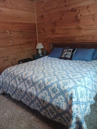 Marvelous 1-bedroom cabin with AC in peaceful West Fork