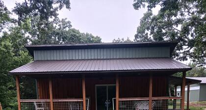 Marvelous 1-bedroom cabin with AC in peaceful West Fork