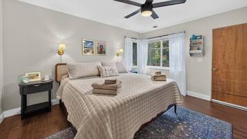 3 bedrooms, iron/ironing board, WiFi, bed sheets