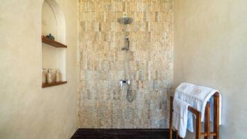 Luxury Suite, Sea View, Sea Facing | Bathroom
