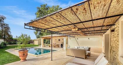 Authentic Provençal Mas• 5 Bedrooms • Pool • Heart of the Luberon
