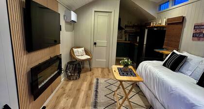 Lay Lake Tiny Home: Minutes from Pursell farms