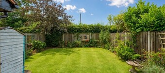 Wavendon House • Driveway Parking • Workspace • Smart TVs • Super-Fast Wifi • By Yoko Property