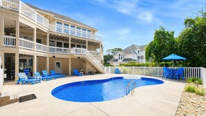 Pool - Soundfront golf retreat with pool, hot tub, game room, and 5 bedrooms. (Corolla)