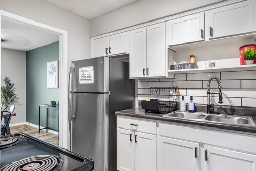 2 Min AT&T Stadium Walk | Cozy & Clean 2BR Apt