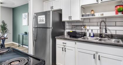 2 Min AT&T Stadium Walk | Cozy & Clean 2BR Apt