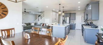 Fantastic 5-bedroom house with AC in charming Fontana