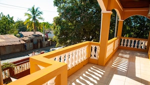 Property grounds - Luxury Furnished 3-Bedroom Apartment (Antsiranana)