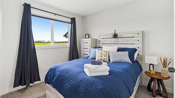 3 bedrooms, desk, iron/ironing board, travel crib