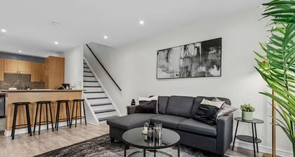 2BR Home | Free Parking | Fast WiFi