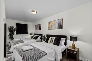 2 bedrooms, iron/ironing board, Internet, bed sheets