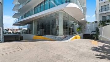 Departamento de lujo, vista al puerto | Exterior