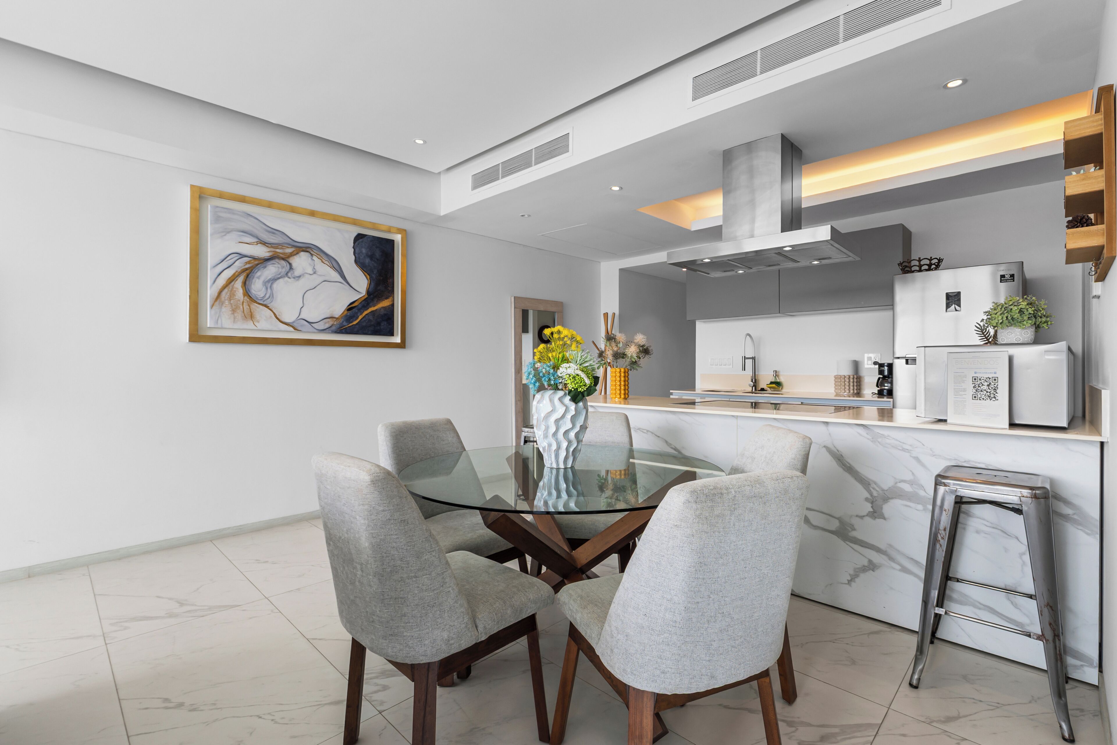 Luxury Apartment, Harbour View | Dining