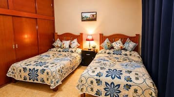 4 bedrooms, iron/ironing board, free WiFi, bed sheets