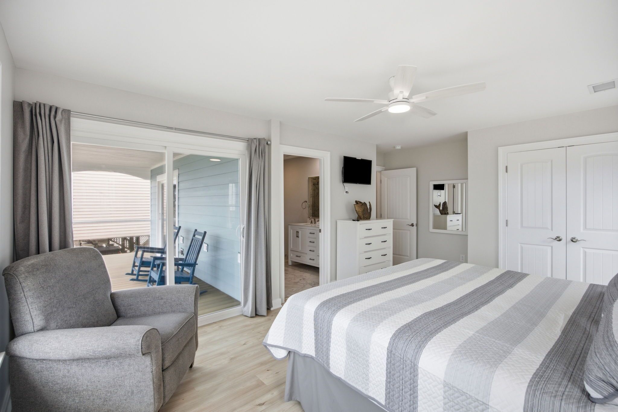 5 chambres, fer et planche à repasser, Wi-Fi gratuit, draps fournis