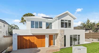 Southside Sanctuary Architectural Retreat by Beach