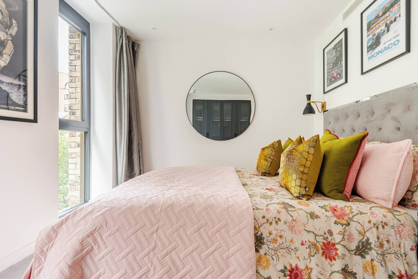 2 bedrooms, iron/ironing board, travel cot, WiFi