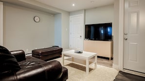 Living area - Entire Apt, Free parking [Middle Sackville] (Middle Sackville)