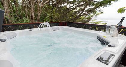 Pukehuia Paradise – Private Spa Retreat with Wellington Harbour Views
