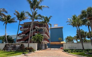 Exterior - Punta Rassa 1-404: Water-view 2BR, 2BA condo in Punta Rassa, Fort Myers. (Fort Myers)