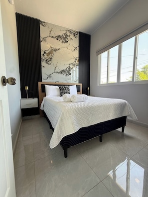 3 bedrooms, iron/ironing board, WiFi, bed sheets