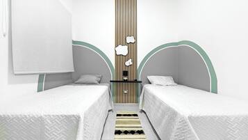 Una habitación con dos camas individuales, una mesita y un estante en la pared.
