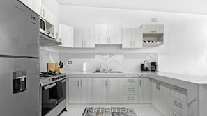 Coffee/tea maker, fridge, microwave, oven - Private Yard • Resort-Style Pool • Gated Community (San Miguel)