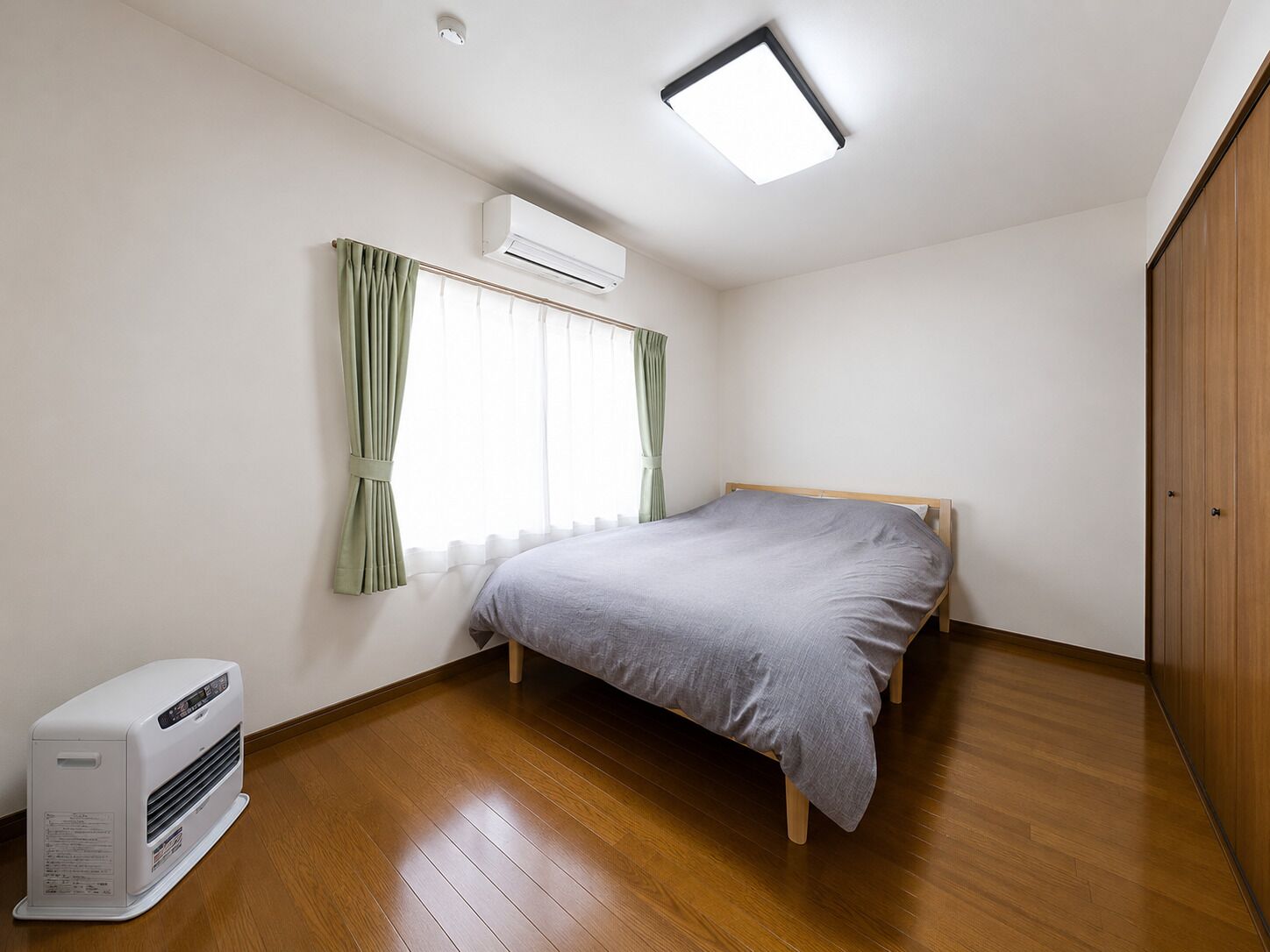Basic House | WiFi (free)
