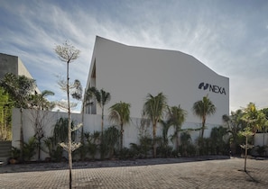Vila superluxo, 3 quartos, piscina particular, vista para o jardim | Fachada