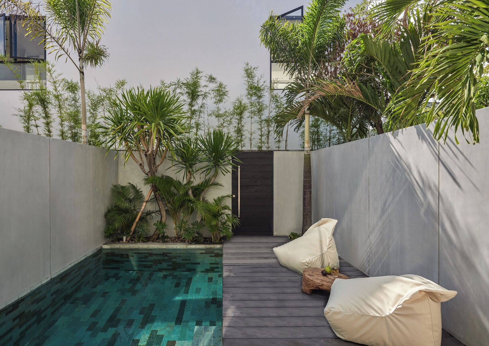 Vila superluxo, 3 quartos, piscina particular, vista para o jardim | Piscina | Piscina externa