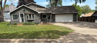 Okoboji Lake View Retreat- Families, Fishing & Fall Getaways
