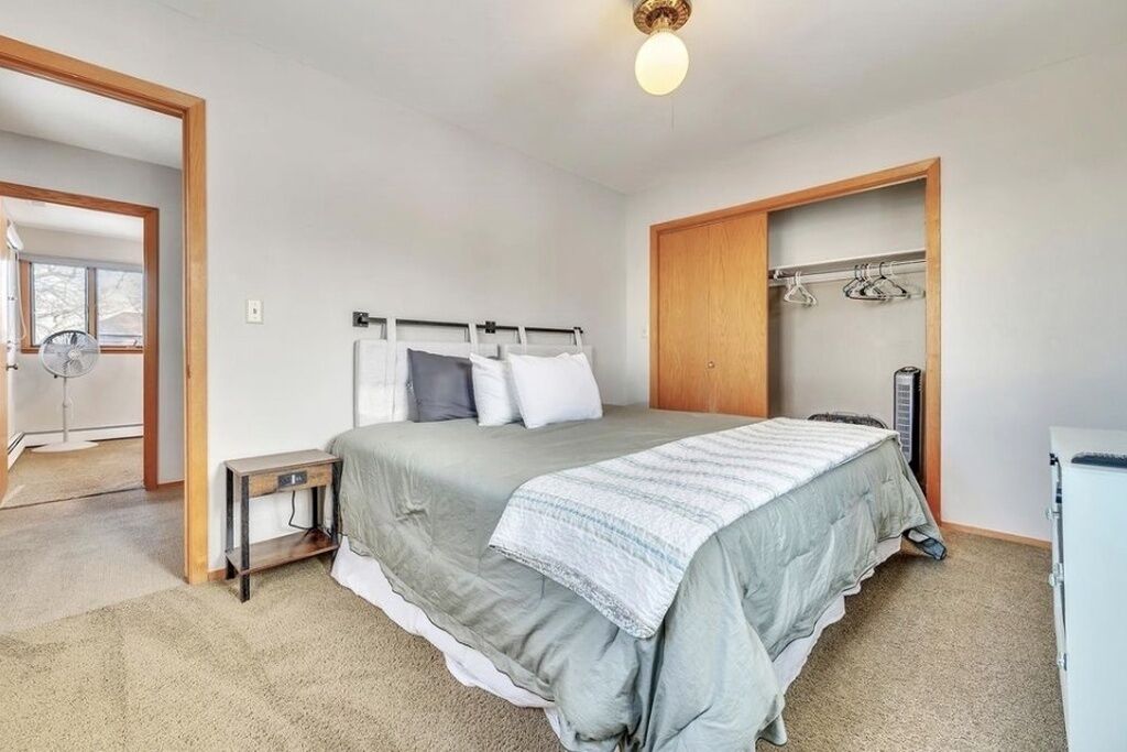 5 bedrooms, WiFi, bed sheets