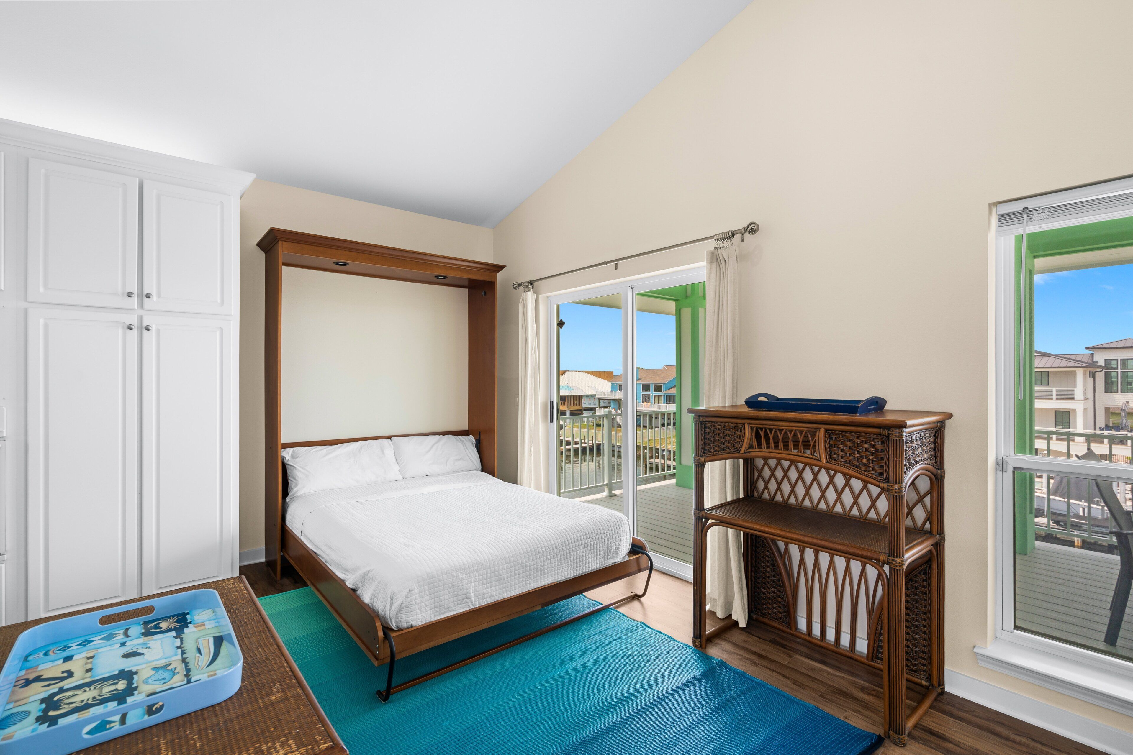 3 bedrooms, iron/ironing board, WiFi (free), bed sheets