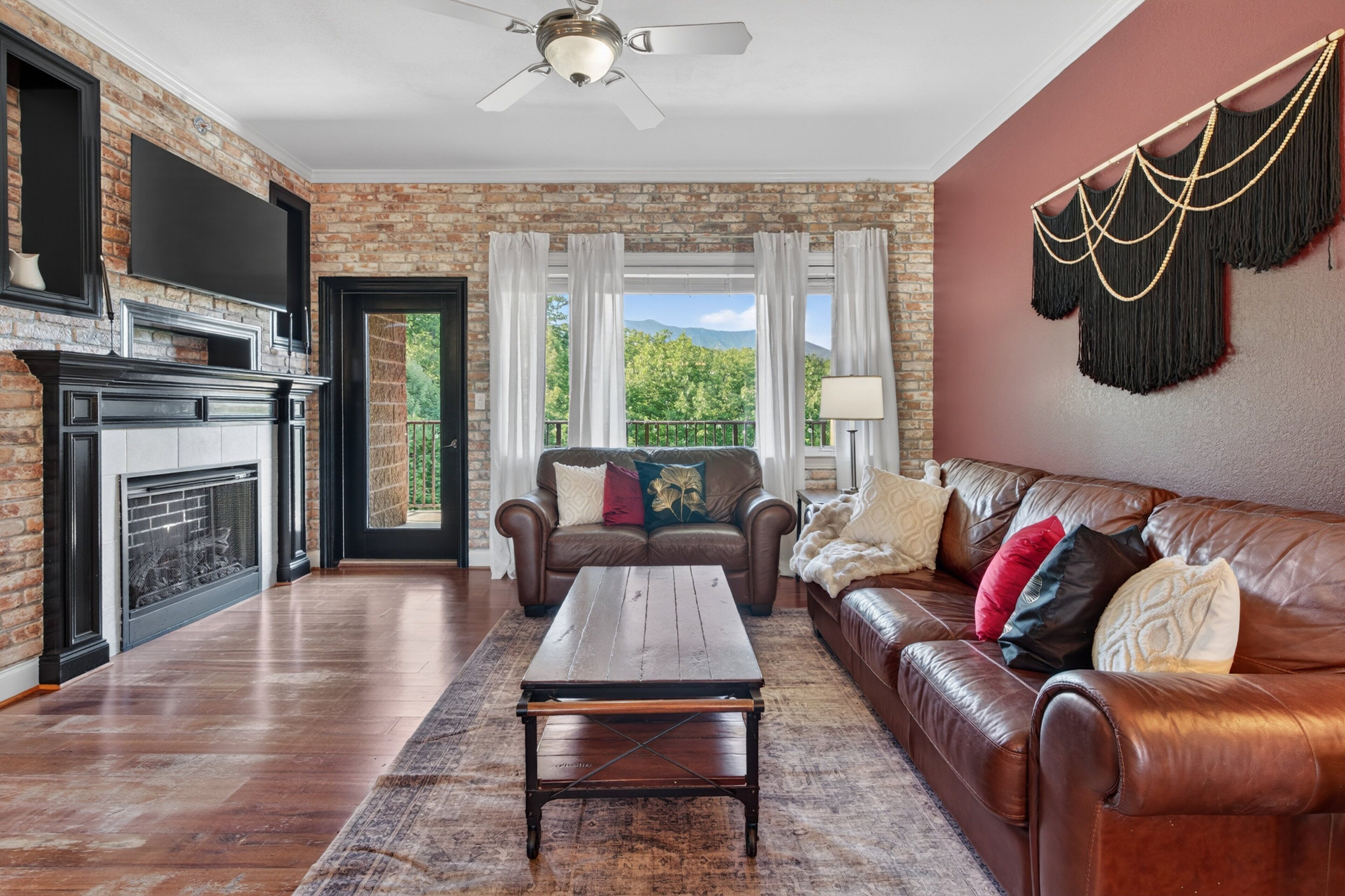 Condo, 2 Bedrooms | Living area