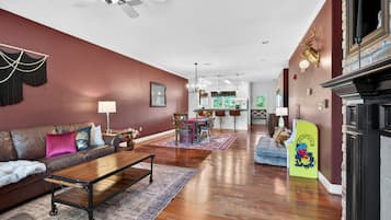 Condo, 2 Bedrooms | Living area
