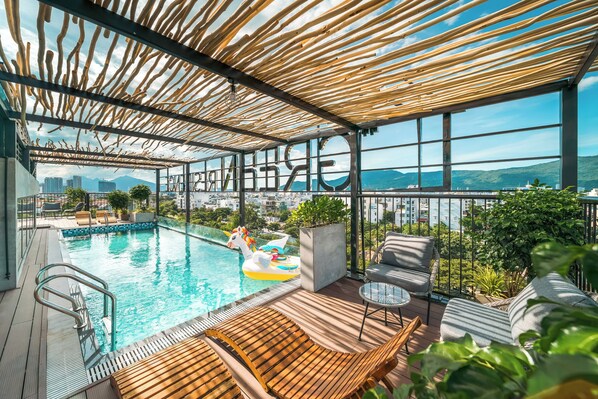 Indoor pool, pool loungers - Green Residence Apartment & Hotel (An Hai)