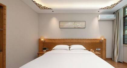 Libo Daqikong Bamboo Garden Boutique Hotel (East Gate Ticket Hall Store of Xiaoqikong Scenic Area)