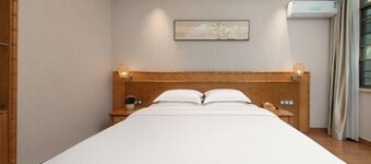 Libo Daqikong Bamboo Garden Boutique Hotel (East Gate Ticket Hall Store of Xiaoqikong Scenic Area)