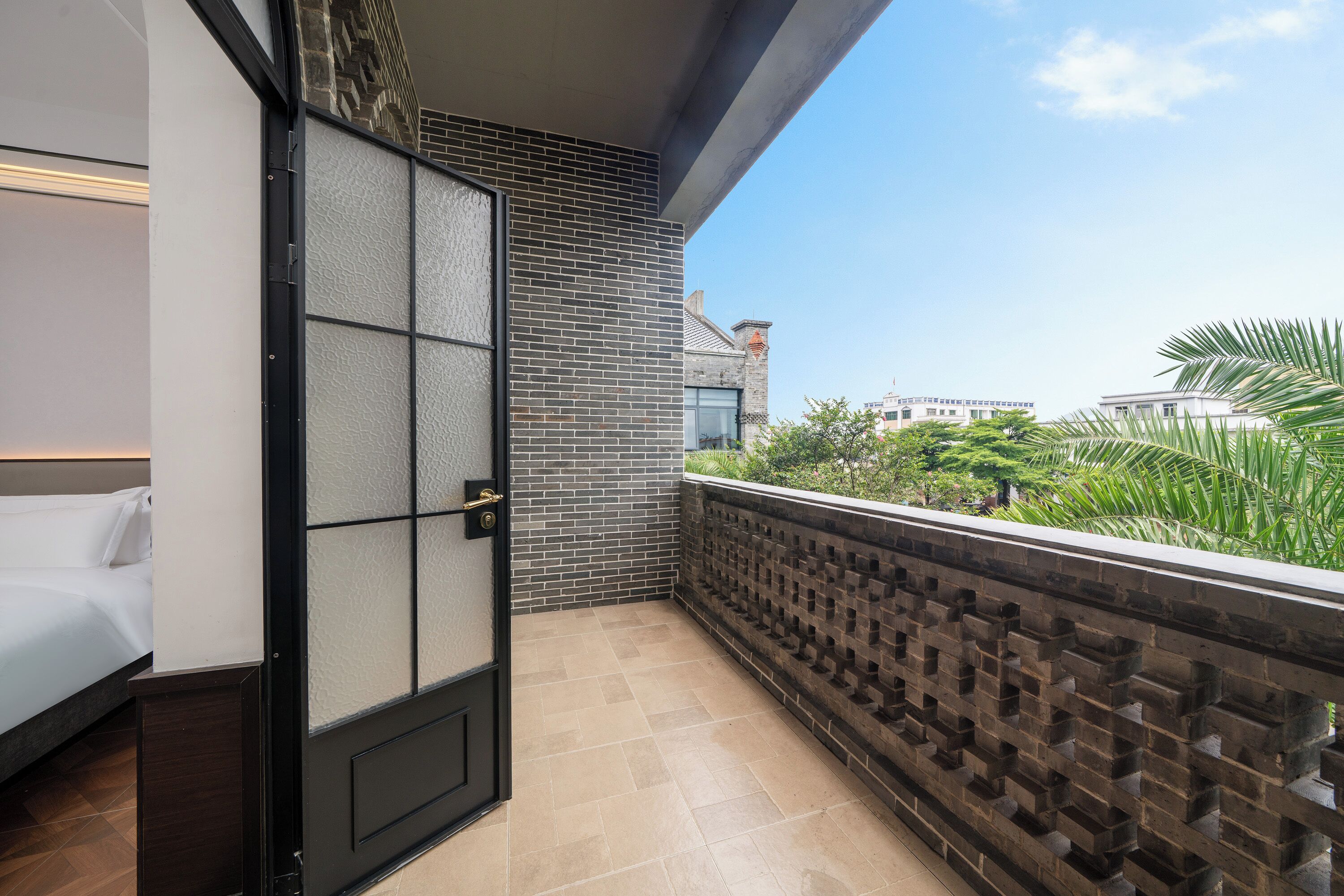 Dobbeltrom – deluxe, hageutsikt | Terrasse/patio