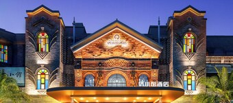 Q.pavilion hotel