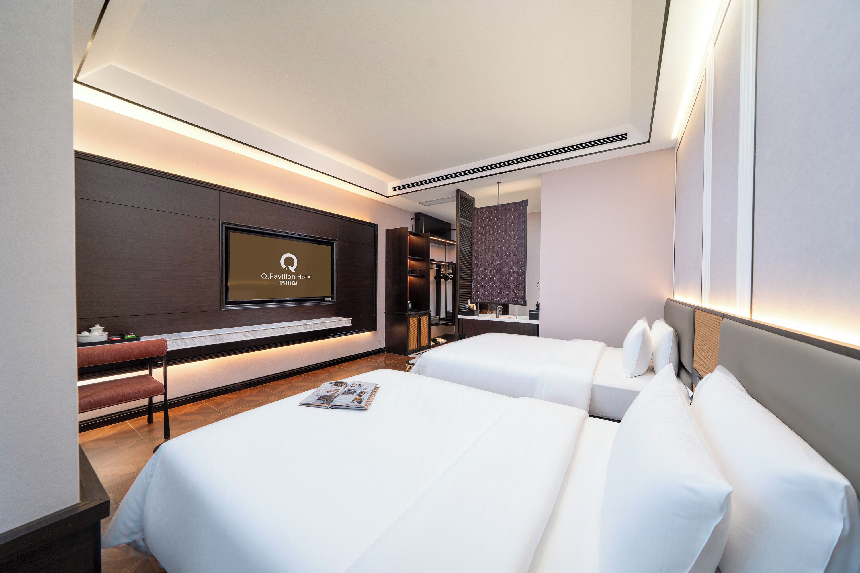 Deluxe Twin Room, Garden View | Premium bedding, down duvets, minibar, desk