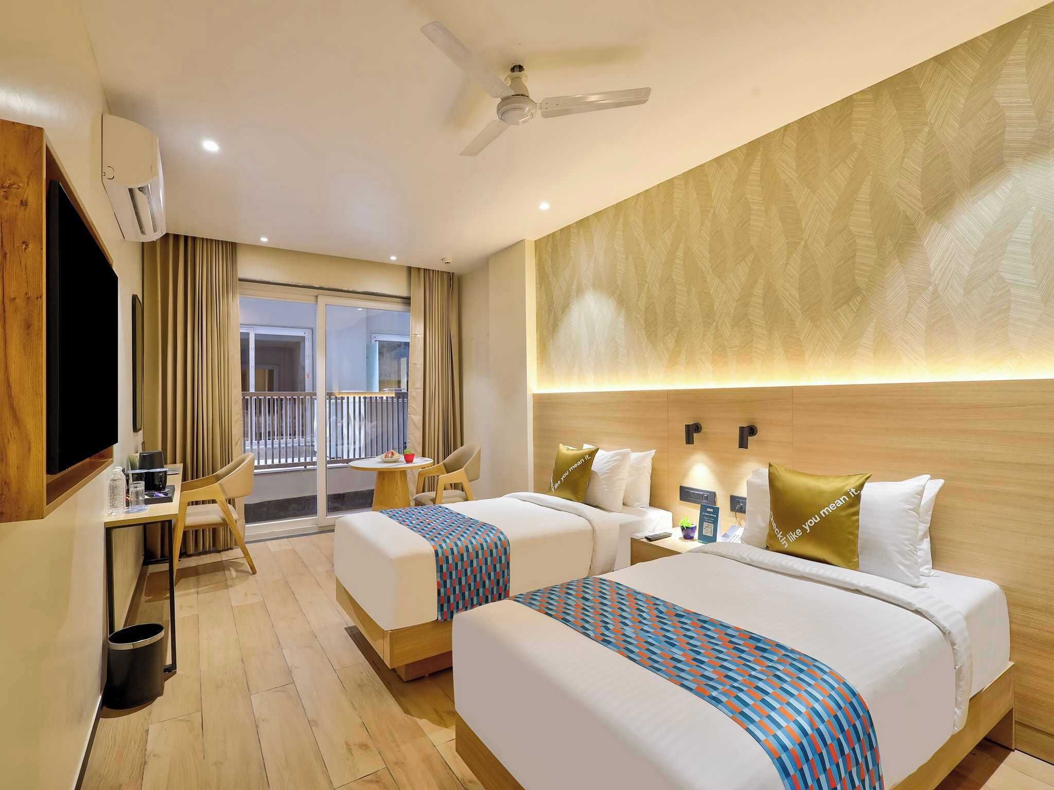 Desk, WiFi (free), bed sheets