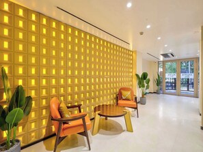 Lobby sitting area - Palette Hotel Millennium City (Gurugram)